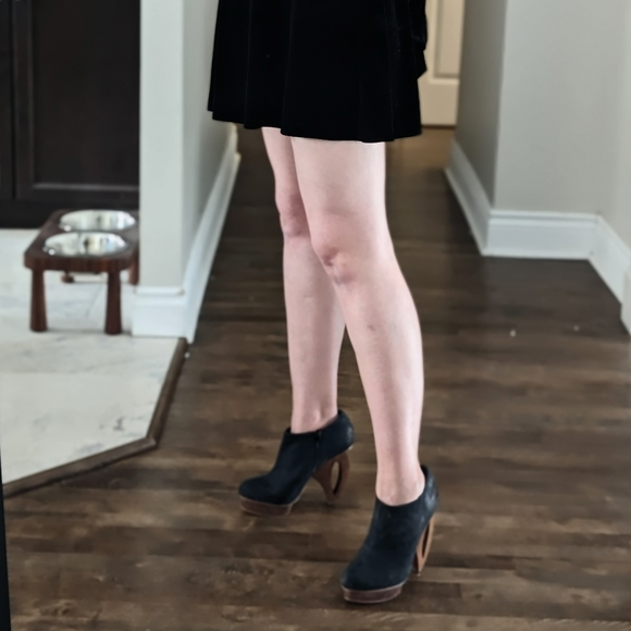 Dolce Vita Keena Unique 4.5" Heel Leather Ankle Boots With Zipper - Picture 10 of 11